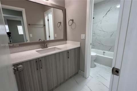Immobilier commercial à vendre à Lauderdale Lakes, Floride: 310.76 m2 № 2079867 - photo 26