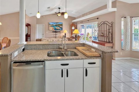 Villa ou maison à vendre à New Port Richey, Floride: 3 chambres, 133.78 m2 № 2197772 - photo 13