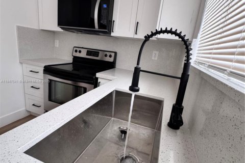 Casa en venta en Miami Gardens, Florida, 2 dormitorios, 77.76 m2 № 1850823 - foto 6