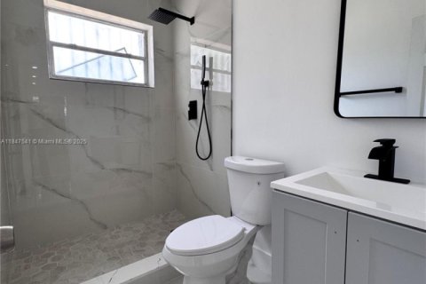 Casa en venta en Miami Gardens, Florida, 2 dormitorios, 77.76 m2 № 1850823 - foto 12