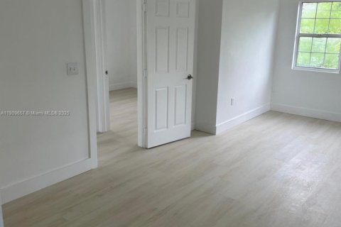 Villa ou maison à louer à Punta Gorda, Floride: 2 chambres № 1965363 - photo 6