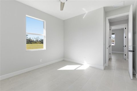House in Englewood, Florida 3 bedrooms, 187.11 sq.m. № 2099014 - photo 28