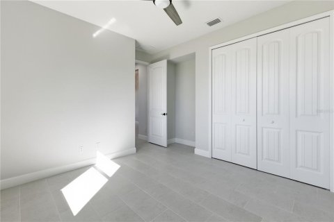 House in Englewood, Florida 3 bedrooms, 187.11 sq.m. № 2099014 - photo 27