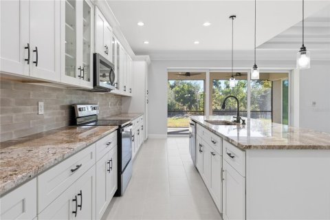 House in Englewood, Florida 3 bedrooms, 187.11 sq.m. № 2099014 - photo 11