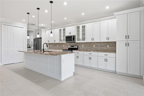 House in Englewood, Florida 3 bedrooms, 187.11 sq.m. № 2099014 - photo 9