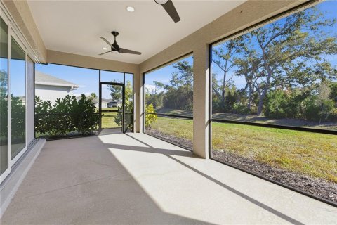 House in Englewood, Florida 3 bedrooms, 187.11 sq.m. № 2099014 - photo 29
