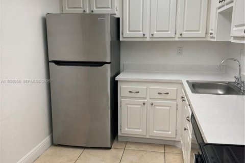 Copropriété à louer à North Miami, Floride: 1 chambre, 62.52 m2 № 2037785 - photo 11