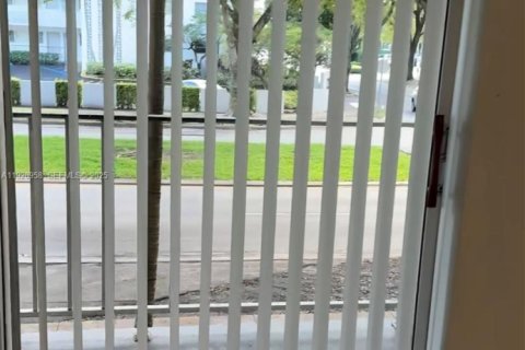 Copropriété à louer à North Miami, Floride: 1 chambre, 62.52 m2 № 2037785 - photo 5