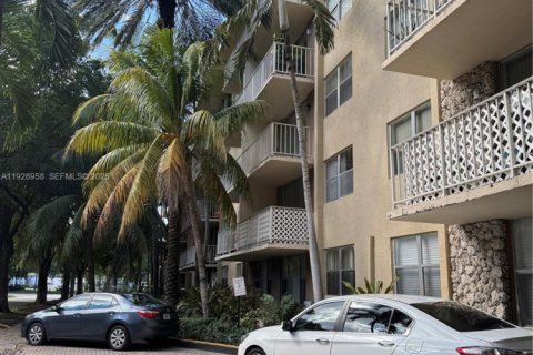 Copropriété à louer à North Miami, Floride: 1 chambre, 62.52 m2 № 2037785 - photo 13