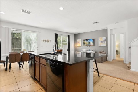 House in Kissimmee, Florida 8 bedrooms, 266.82 sq.m. № 2128762 - photo 8
