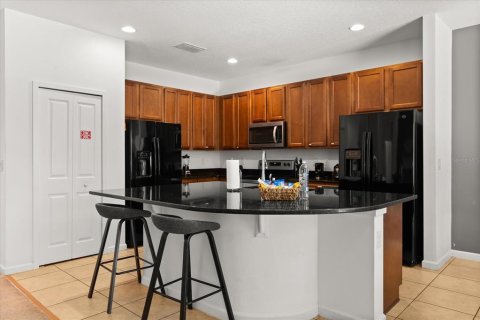House in Kissimmee, Florida 8 bedrooms, 266.82 sq.m. № 2128762 - photo 9