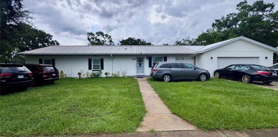 House in Kissimmee, Florida 6 bedrooms, 269.6 sq.m. № 1840600