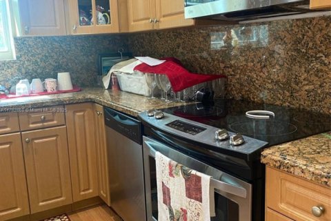 Villa ou maison à vendre à West Miami, Floride: 3 chambres, 127.28 m2 № 1960513 - photo 15