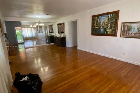 Villa ou maison à vendre à West Miami, Floride: 3 chambres, 127.28 m2 № 1960513 - photo 19