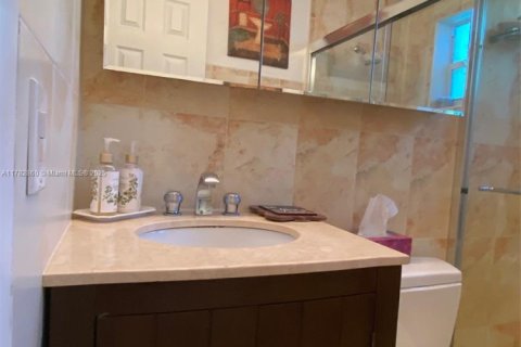 Villa ou maison à vendre à West Miami, Floride: 3 chambres, 127.28 m2 № 1960513 - photo 30