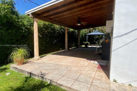 Villa ou maison à vendre à West Miami, Floride: 3 chambres, 127.28 m2 № 1960513 - photo 22