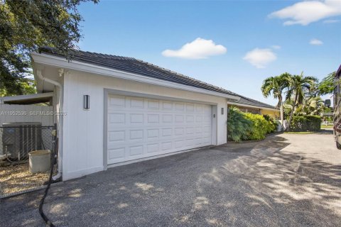 Купить виллу или дом в Палм-Бич-Гарденс, Флорида 3 спальни, 235.6м2, № 2007498 - фото 22