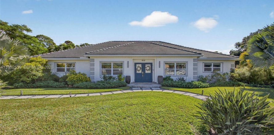 Дом в Палм-Бич-Гарденс, Флорида 3 спальни, 235.6м2 № 2007498