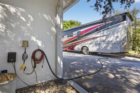 Купить виллу или дом в Палм-Бич-Гарденс, Флорида 3 спальни, 235.6м2, № 2007498 - фото 23