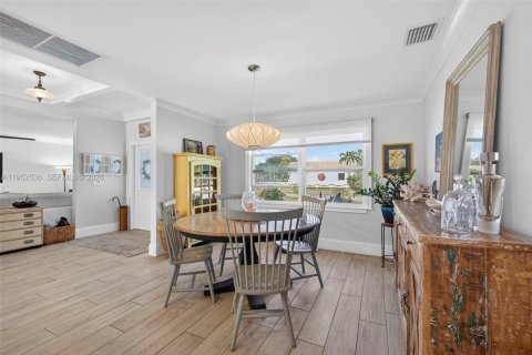 Купить виллу или дом в Палм-Бич-Гарденс, Флорида 3 спальни, 235.6м2, № 2007498 - фото 8