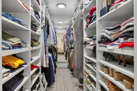 Купить виллу или дом в Палм-Бич-Гарденс, Флорида 3 спальни, 235.6м2, № 2007498 - фото 15