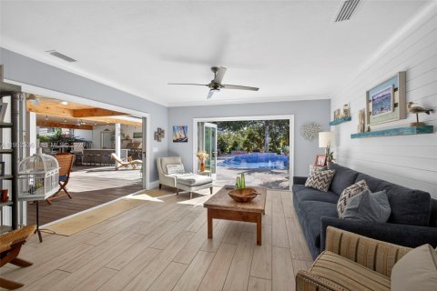 Купить виллу или дом в Палм-Бич-Гарденс, Флорида 3 спальни, 235.6м2, № 2007498 - фото 10