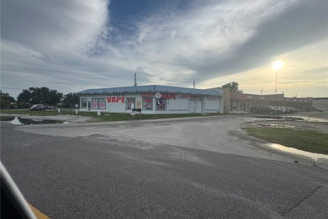 Immobilier commercial à louer à Port Charlotte, Floride: 501.11 m2 № 1849520 - photo 1