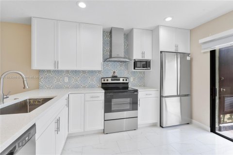 House in Royal Palm Beach, Florida 3 bedrooms, 120.59 sq.m. № 1790614 - photo 8