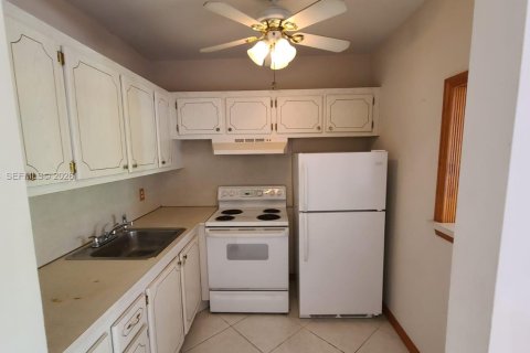 Condo in West Palm Beach, Florida, 1 bedroom  № 2153932 - photo 5