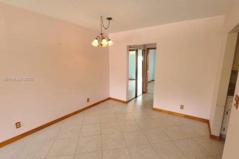 Condo in West Palm Beach, Florida, 1 bedroom  № 2153932 - photo 4