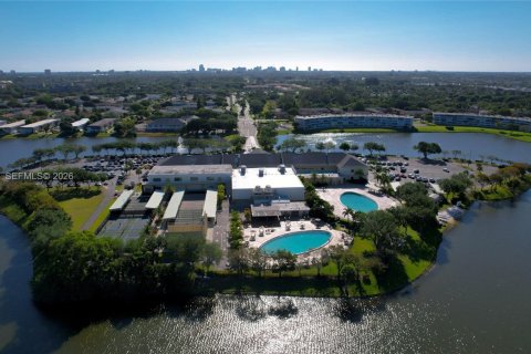 Condo in West Palm Beach, Florida, 1 bedroom  № 2153932 - photo 21