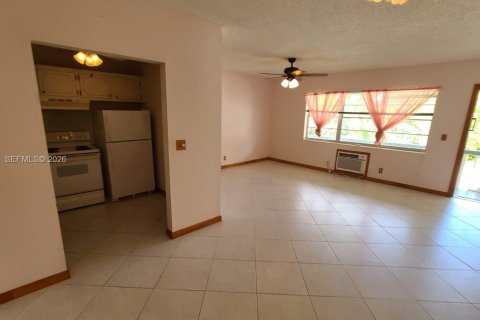 Condo in West Palm Beach, Florida, 1 bedroom  № 2153932 - photo 2
