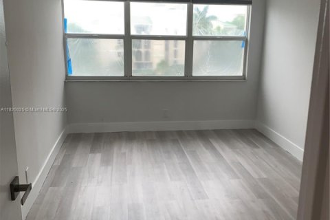 Copropriété à vendre à Fort Lauderdale, Floride: 2 chambres, 90.12 m2 № 1790764 - photo 30