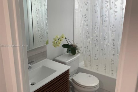 Copropriété à vendre à Fort Lauderdale, Floride: 2 chambres, 90.12 m2 № 1790764 - photo 24
