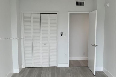 Copropriété à vendre à Fort Lauderdale, Floride: 2 chambres, 90.12 m2 № 1790764 - photo 29