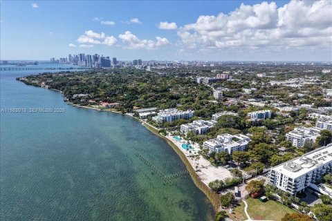 Купить кондоминиум в Майами, Флорида 2 спальни, 86.03м2, № 2047782 - фото 21