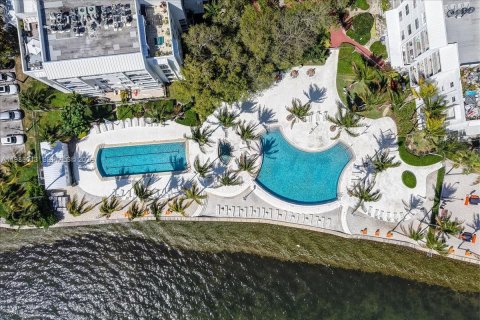 Купить кондоминиум в Майами, Флорида 2 спальни, 86.03м2, № 2047782 - фото 2