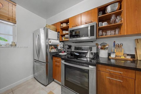 Купить кондоминиум в Майами, Флорида 2 спальни, 86.03м2, № 2047782 - фото 7