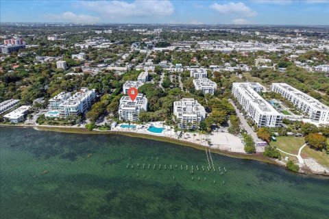 Купить кондоминиум в Майами, Флорида 2 спальни, 86.03м2, № 2047782 - фото 20