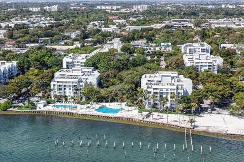 Купить кондоминиум в Майами, Флорида 2 спальни, 86.03м2, № 2047782 - фото 22