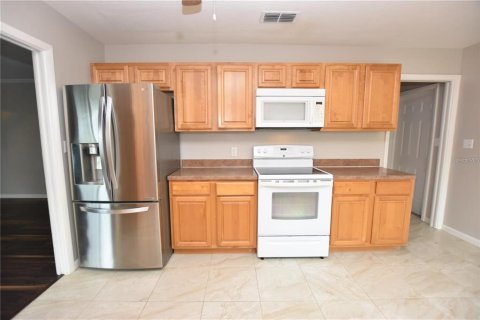 Casa en venta en Lakeland, Florida, 4 dormitorios, 179.12 m2 № 2156669 - foto 8