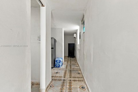 Купить виллу или дом в Майами-Гарденс, Флорида 3 спальни, 117.24м2, № 2365650 - фото 27