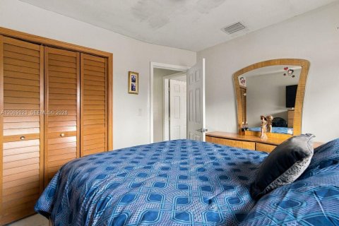 Купить виллу или дом в Майами-Гарденс, Флорида 3 спальни, 117.24м2, № 2365650 - фото 22