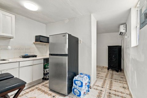 Купить виллу или дом в Майами-Гарденс, Флорида 3 спальни, 117.24м2, № 2365650 - фото 29
