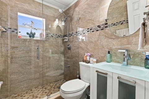 Купить виллу или дом в Майами-Гарденс, Флорида 3 спальни, 117.24м2, № 2365650 - фото 24