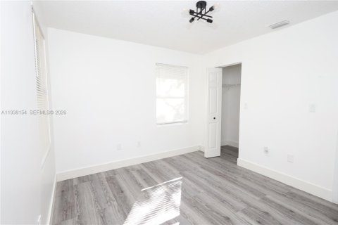 House in Homestead, Florida 3 bedrooms, 103.86 sq.m. № 1998245 - photo 14