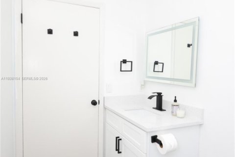 House in Homestead, Florida 3 bedrooms, 103.86 sq.m. № 1998245 - photo 21