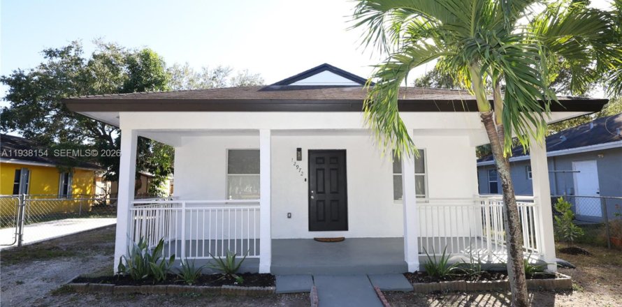 House in Homestead, Florida 3 bedrooms, 103.86 sq.m. № 1998245