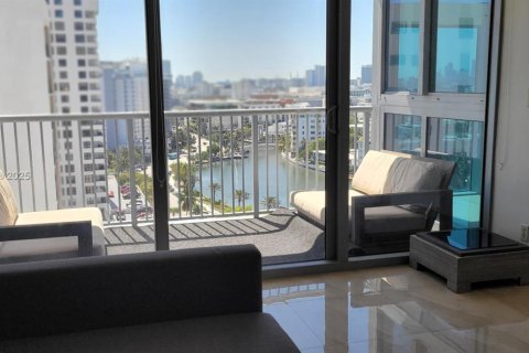 Condominio en venta en Miami Beach, Florida, 1 dormitorio, 104.24 m2 № 1973473 - foto 6