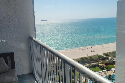 Condominio en venta en Miami Beach, Florida, 1 dormitorio, 104.24 m2 № 1973473 - foto 14